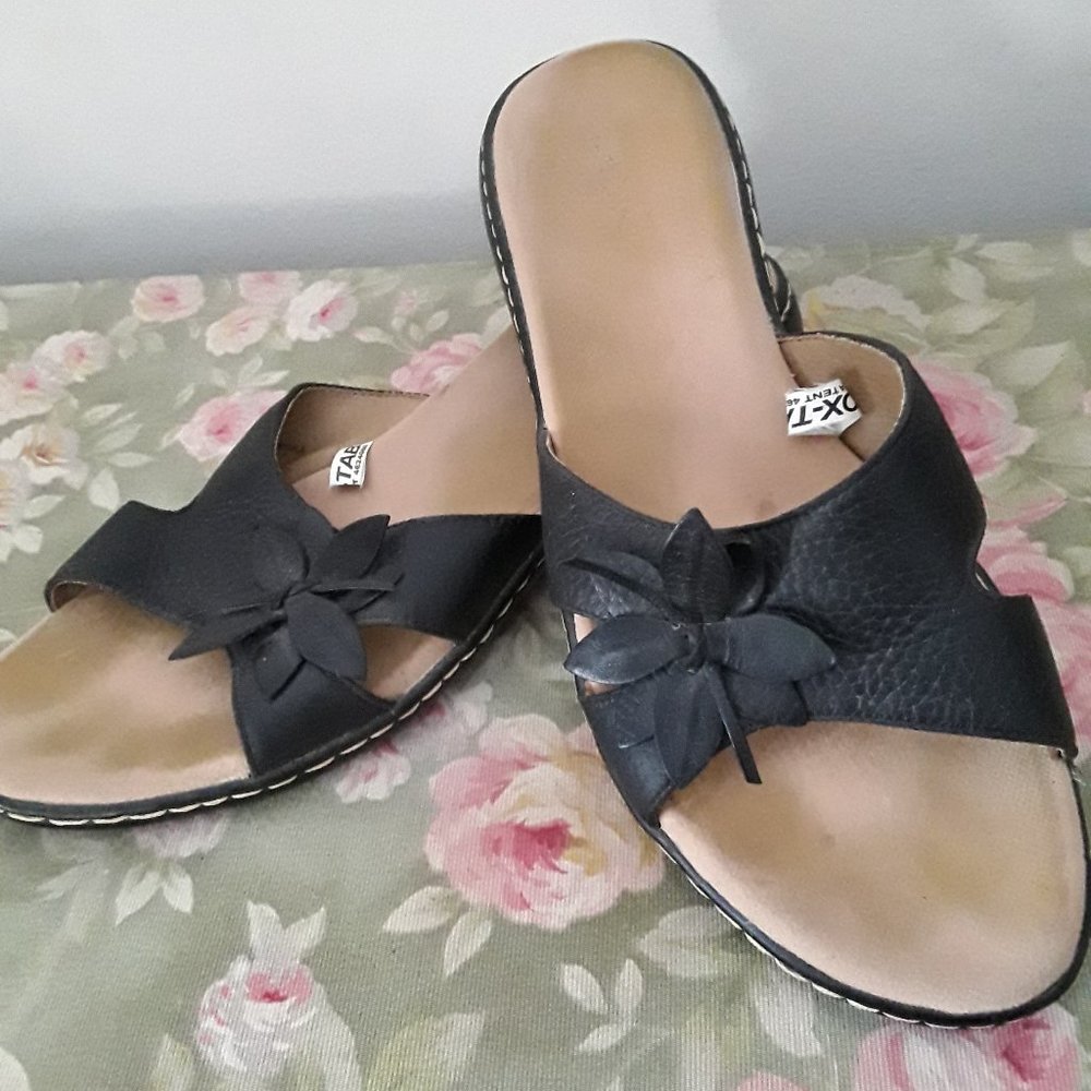 Vintage CHEROKEE Leather Slide Sandals